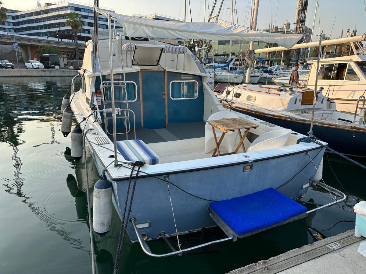 فندق !!Boat With Ac In Port Forum 2 Bikes Included!! سان أدريان دي بيزوس المظهر الخارجي الصورة